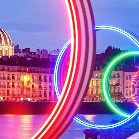 Appartement Et Calme En Bord De Loire. *