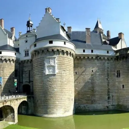 Et Calme En Bord De Loire. Appartement