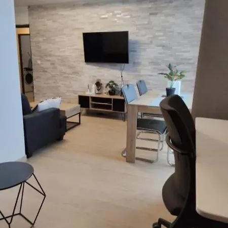 Et Calme En Bord De Loire. *